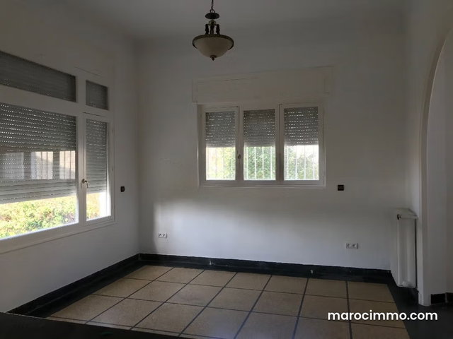 Luxurious Villa for Rent in Administrative Quarter. 300 m². Parking and Garden — 4