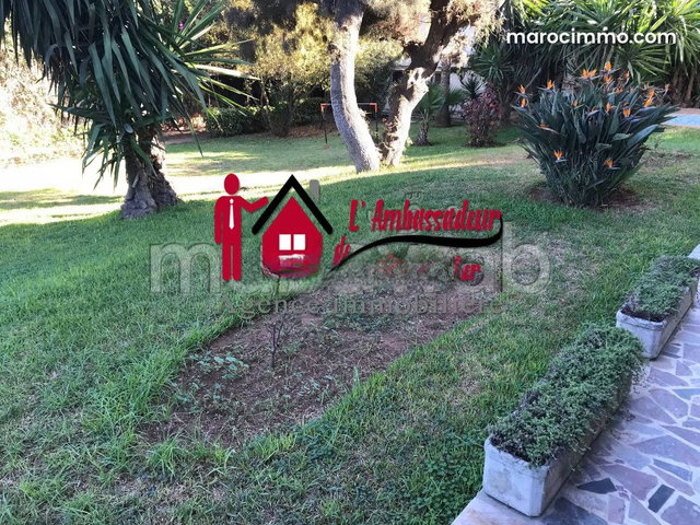 Villa de 1400 m2 à Longchamps — 3
