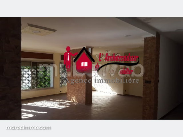 Villa de 400 m2 à longchamps — 2