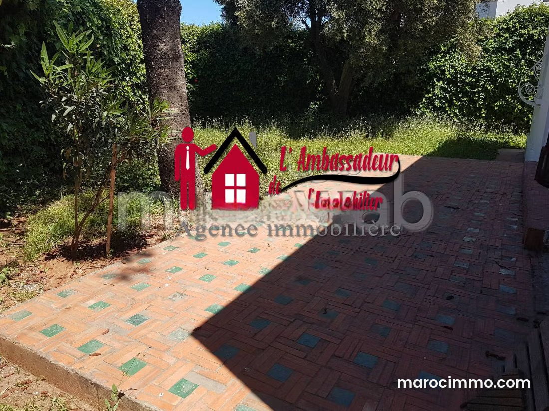 590 sqm Villa with Garden to Renovate, Anfa, Casablanca — Casablanca
