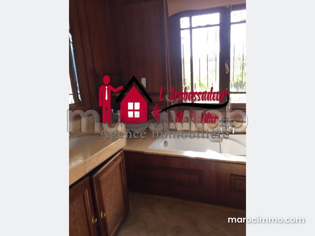 Villa de 580 m2 à Longchamps — 3