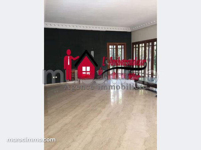Villa de 580 m2 à Longchamps — 5