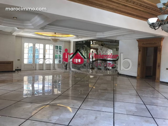 900 m2 Authentic Villa in Longchamps — 5
