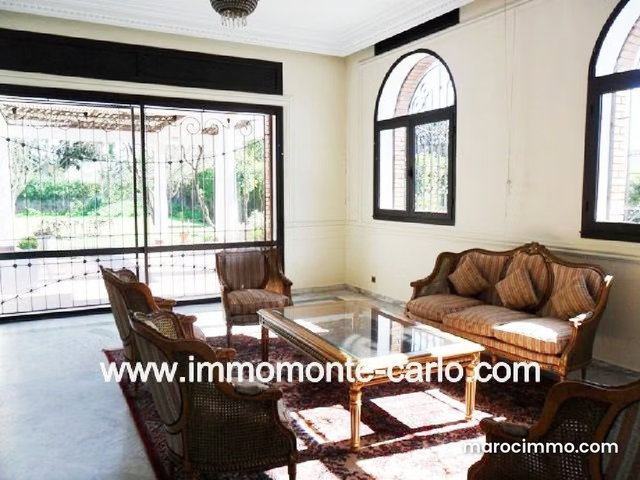 Beautiful villa with central heating in Souissi — 2