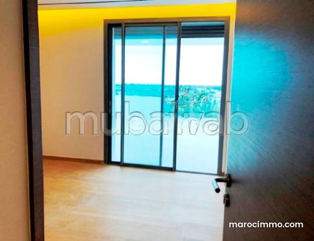Appartement de standing avec grande terrasse — 3