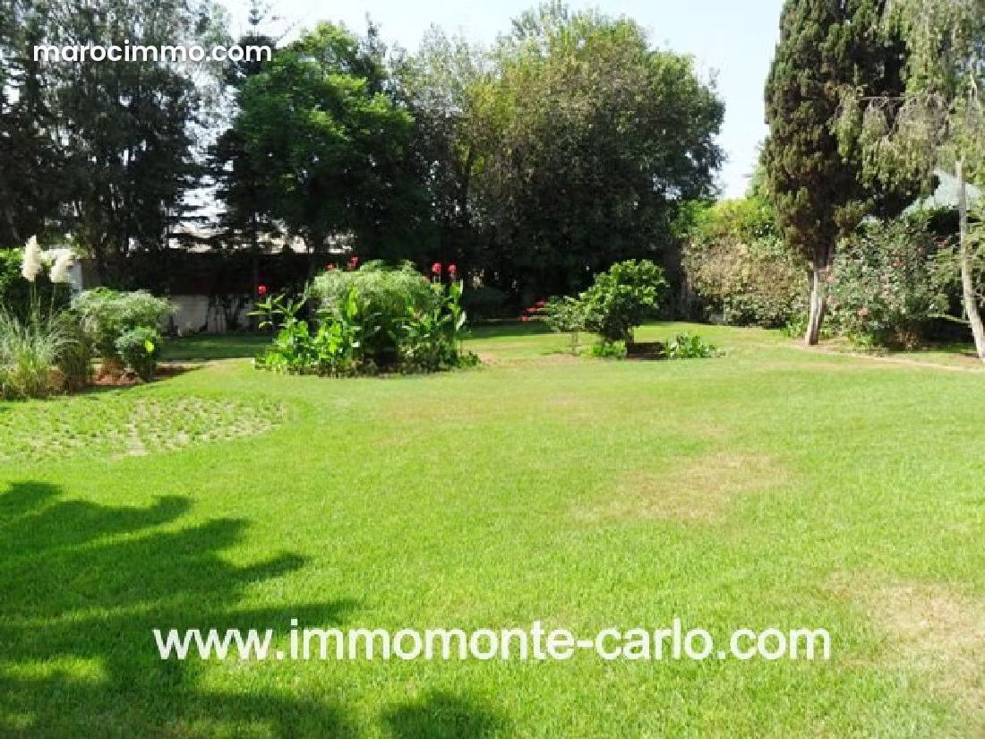 450 m² Villa with Garden and Natural Spring, Souissi, Rabat — Rabat