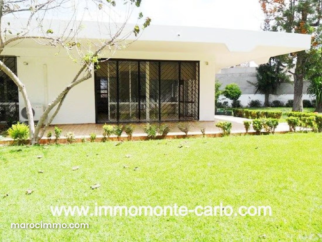 Villa 550 m² avec piscine et jardin à louer, Souissi, Rabat — Rabat