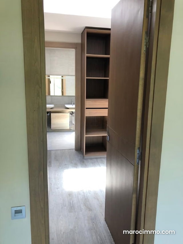 Luxury Villa for Rent in Ain Diab. 5 Large Rooms. Garage and Terrace — 4