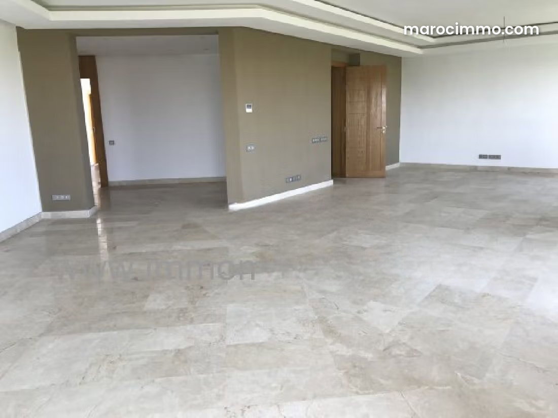 Appartement 201 m² avec jardin privatif, Souissi, Rabat — Rabat