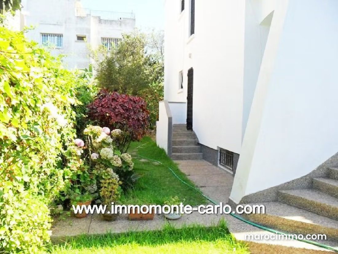 250 m² Family Villa with Landscaped Garden, Agdal, Rabat — Rabat