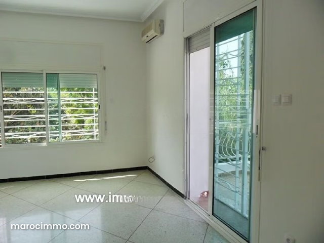 Rent a villa with central heating in Souissi — 3