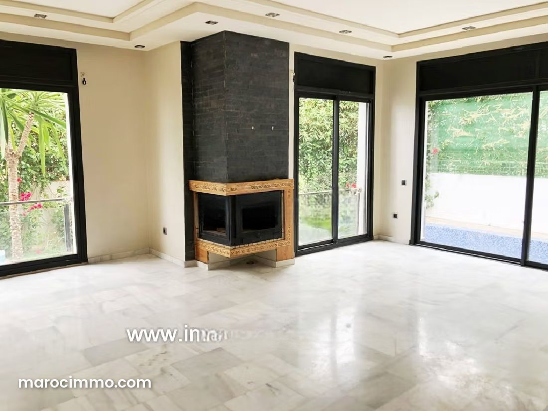 High-end villa for rent in Hay Riad, Rabat, with garden and swimming pool — Rabat