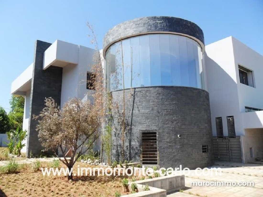 580 sqm Villa with Pool and Garden, Souissi, Rabat — Rabat