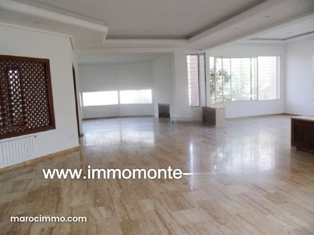 Rabat villa for rent in Souissi — 2