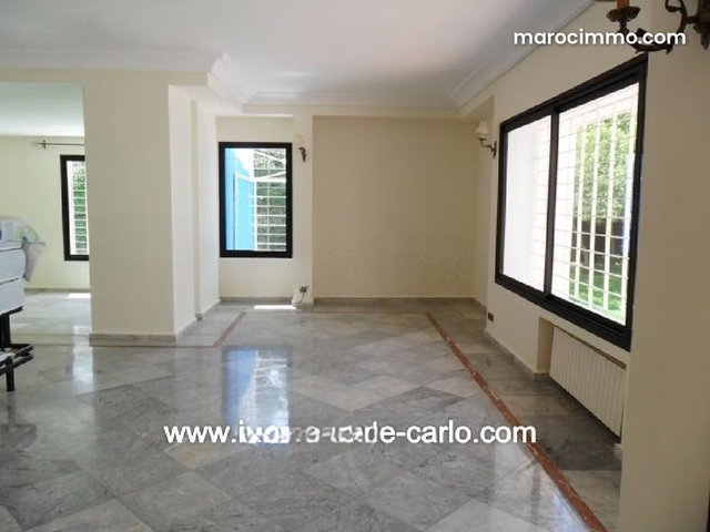 Villa avec piscine et chauffage central à Hay Riad — 2