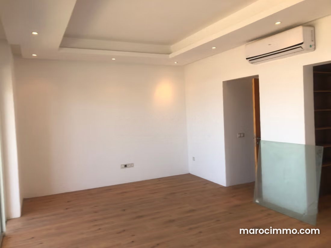 Appartement 3 chambres à louer Agdal, Rabat, 140 m² avec terrasse — Rabat