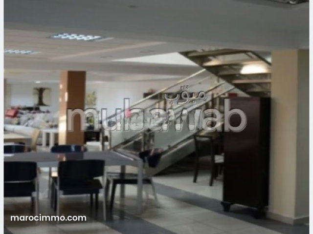 Vends grand local commercial de 1066 m2 — 5