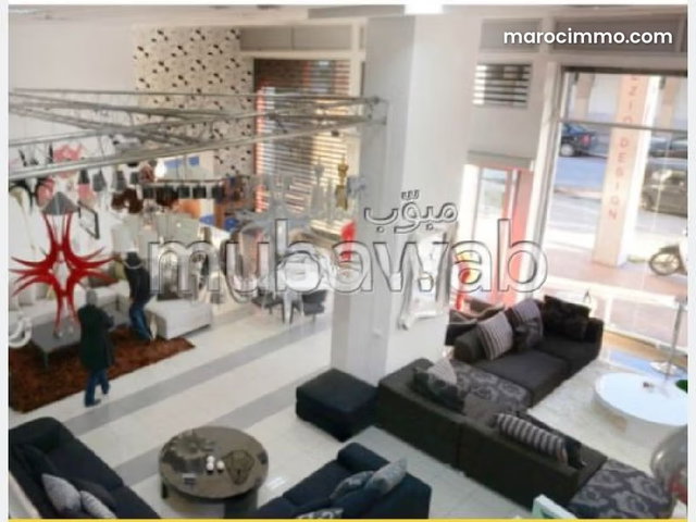 Vends grand local commercial de 1066 m2 — 4