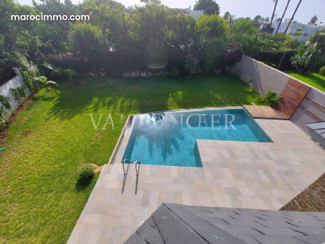 700 sqm Villa with Pool and Garden, Anfa, Casablanca — Casablanca