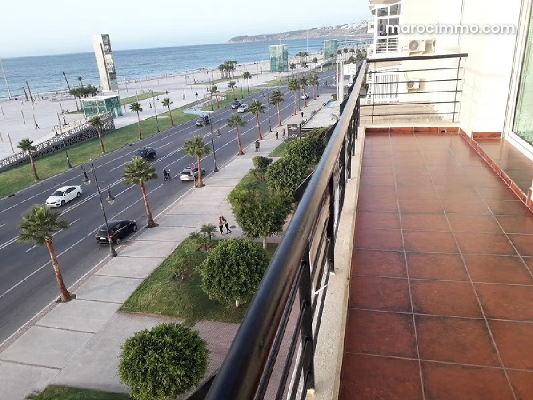 شقة مفروشة بإطلالة بحرية فاتنة بكورنيش دي لا بلاج طنجة — طنجة