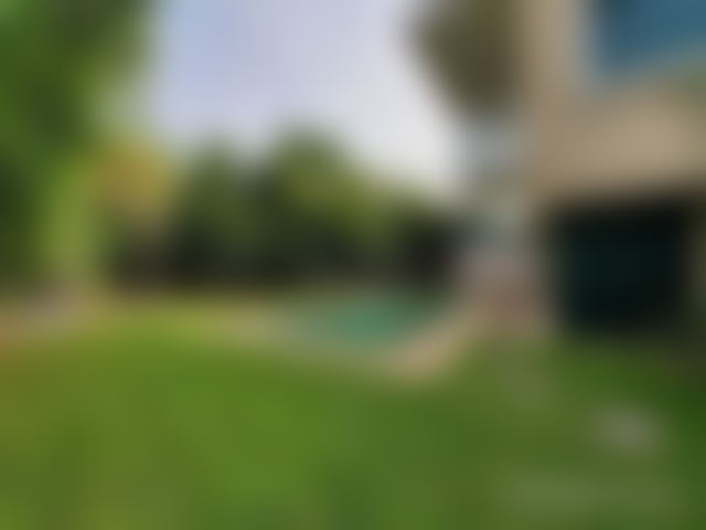 725 sqm villa with pool and garden, central Bouskoura — Bouskoura