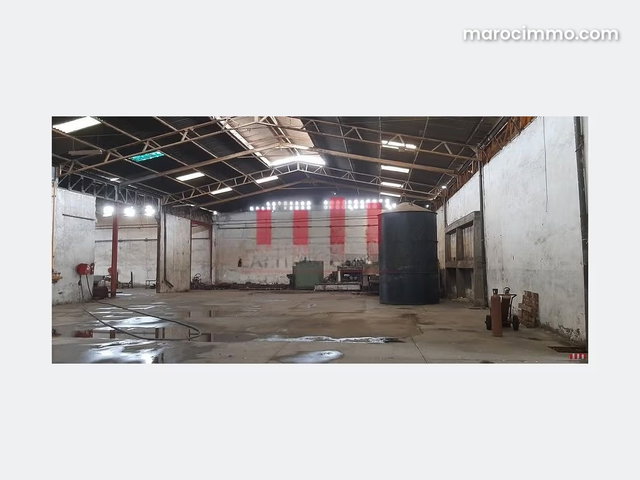 Usine industrielle de 5000 m2 de surface couverte en plein Bld Chefchaouni Ain Sebaa a la vente — 5