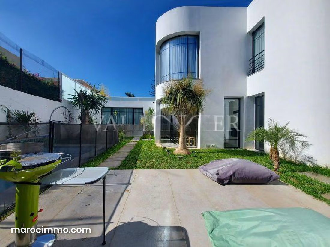 Villa 432 m² avec piscine et jardin à louer C.I.L Casablanca — Casablanca