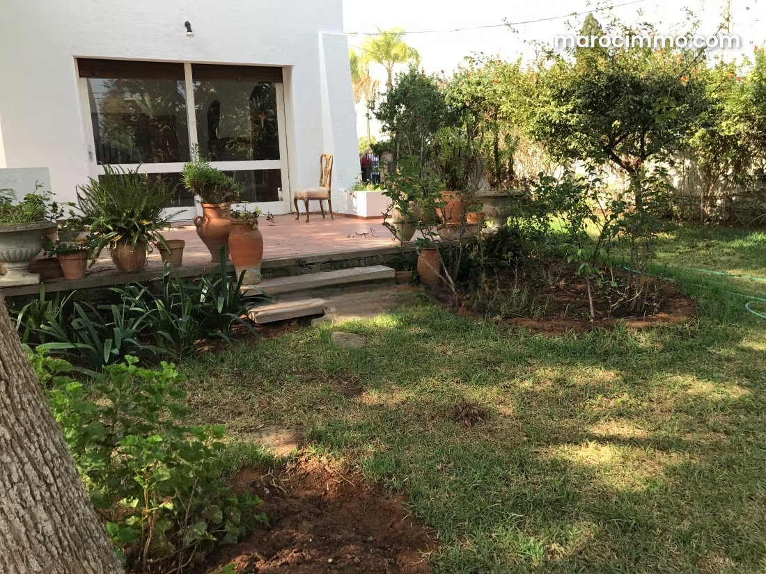 340 m² villa with swimming pool in Hassan, Rabat — Rabat
