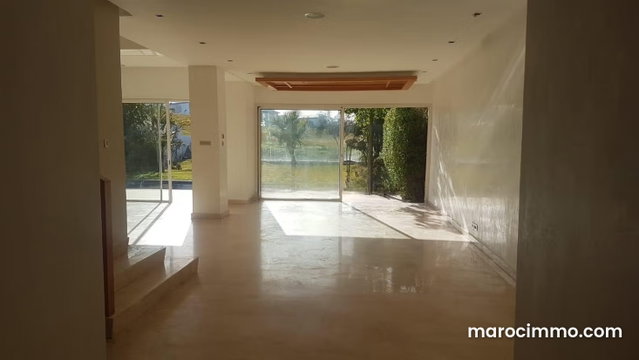 Villa front golf jumelée vide à la location cgi — 2