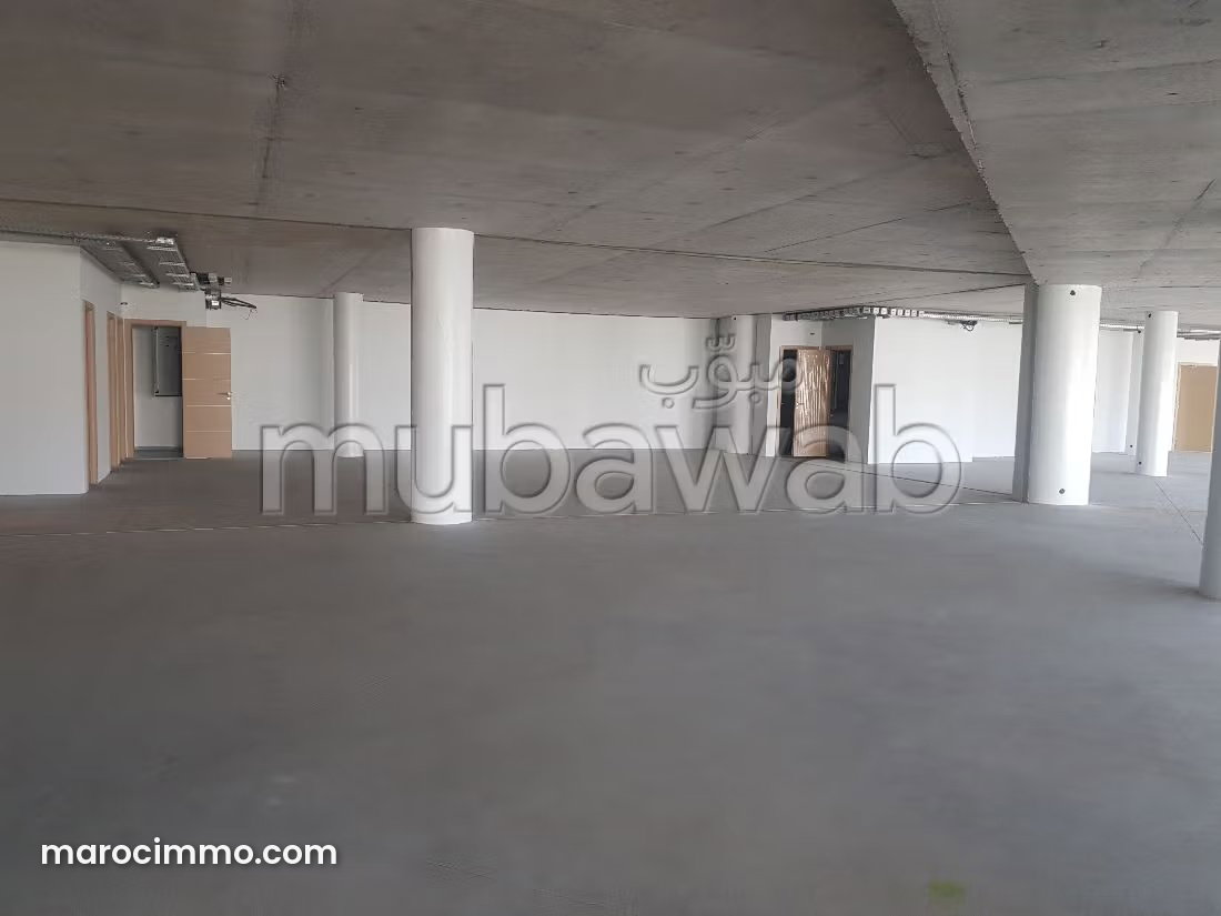 مكاتب رحبة للكراء في سيدي معروف الدار البيضاء — الدار البيضاء