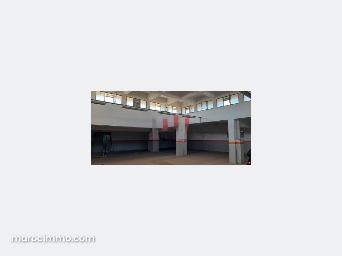 Local commercial 1000 m² Lissasfa, Casablanca, zone industrielle — Casablanca