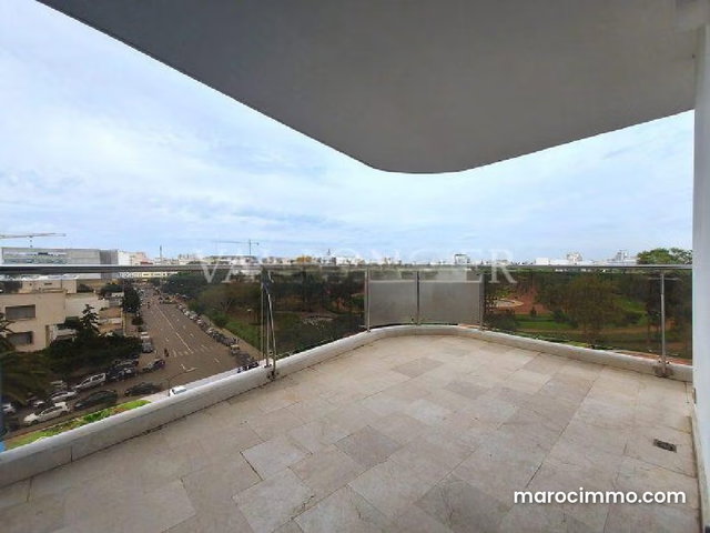 Location sublime Appartement 210m2 avec terrasse sans vis à vis Gauthier, Casablanca — 4