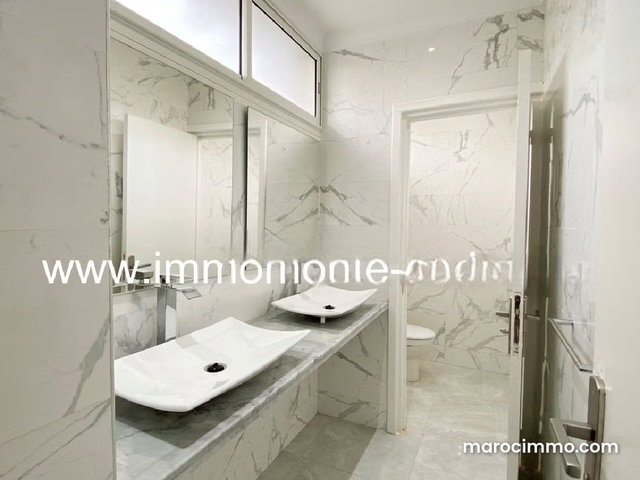 Location villa toute rénovée à Souissi Rabat — 3