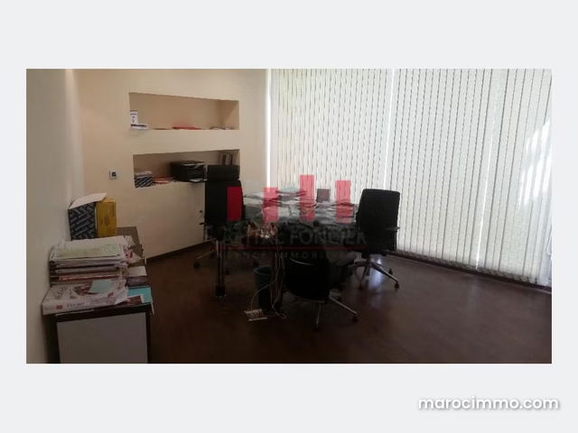 Villa commerciale de 400 m2 aménagée en plein bld quartier CIL a la vente — Casablanca