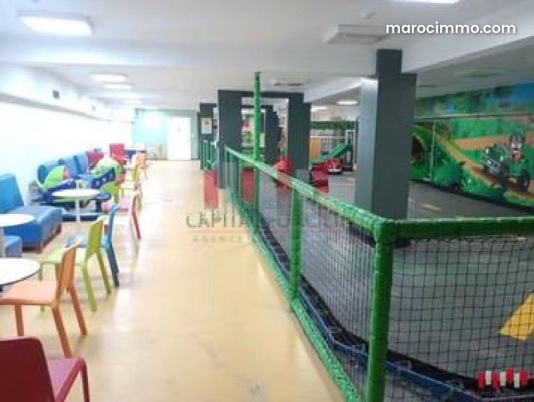 1,100 m² Commercial Premises on Three Levels, Casablanca — Casablanca