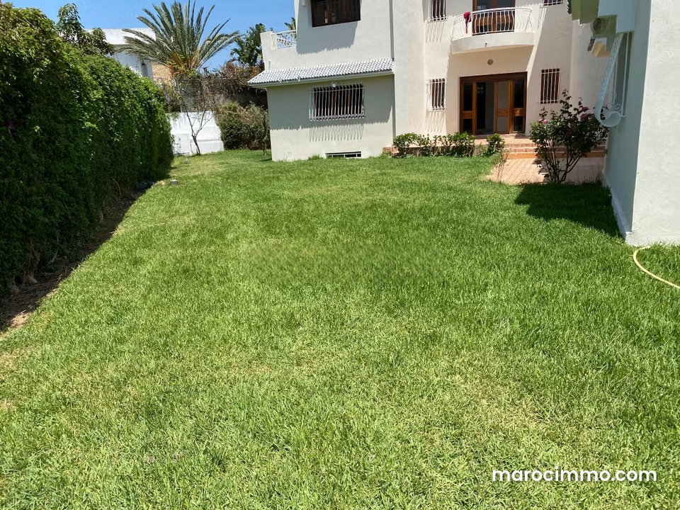 Beautiful villa with central heating and garden