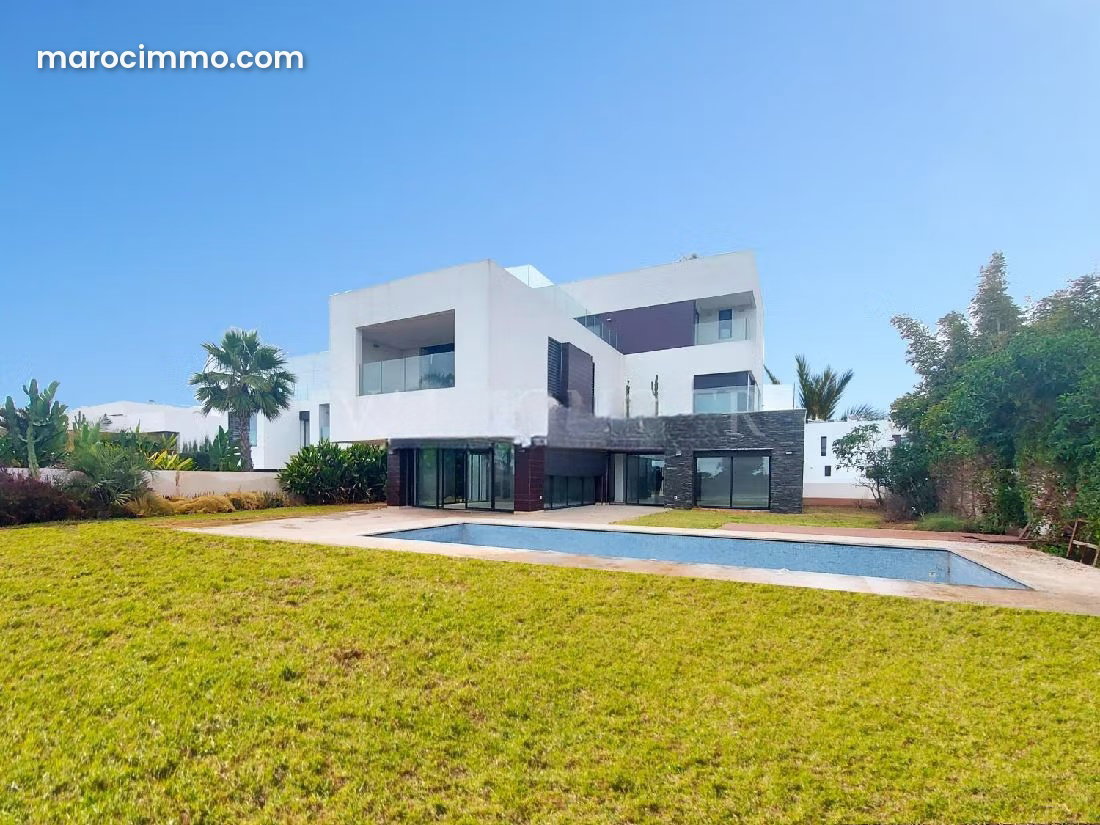 New 1,040 m² Villa with Pool and Sea Views, Aïn Diab, Casablanca — Casablanca