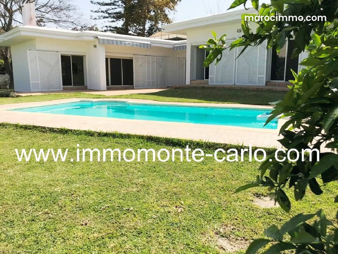 Villa for rent in Souissi, Rabat, with garden and swimming pool — Rabat
