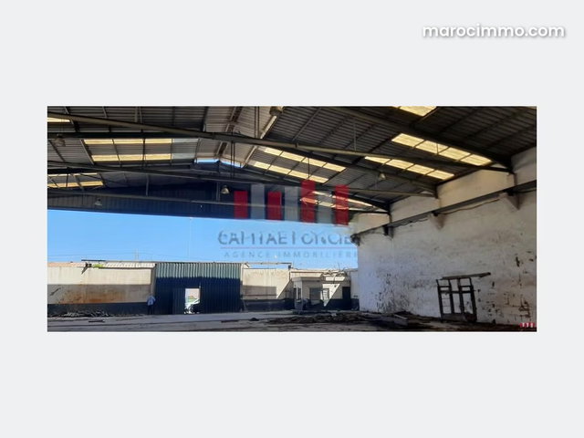 Depot industriel de 1000 m2 de surface couverte a ain sebaa a la location — 2