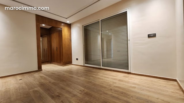 Sublime appartement très spacieux à louer à CFC — 5