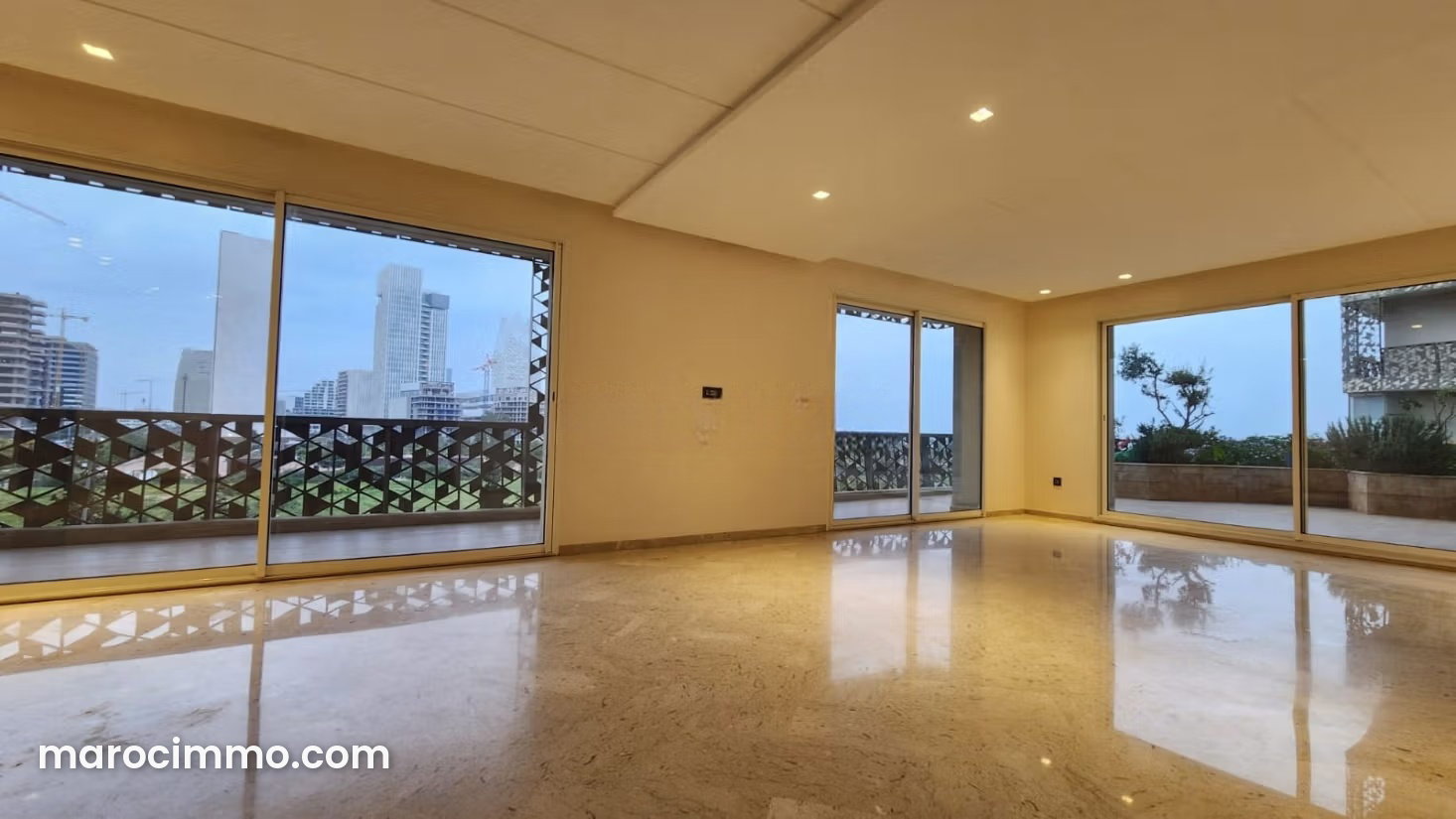 280 sqm apartment for rent, Casablanca Finance City, 3 bedrooms — Casablanca