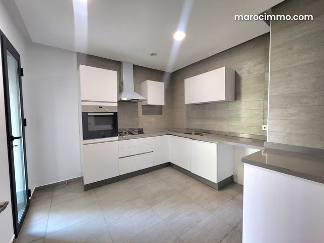 Un 2 chambres haut standing à vendre à CFC — 3