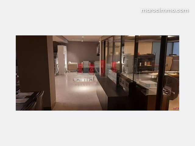 Local commercial premium de 575 m2 en plein bld biranzarane a la location — 4