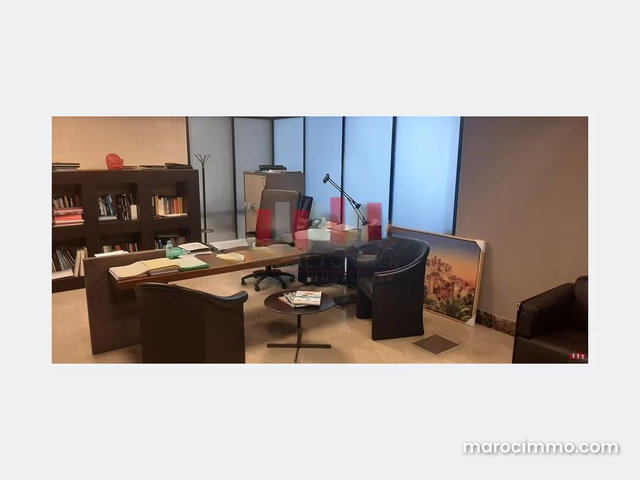 Local commercial premium de 575 m2 en plein bld biranzarane a la location — 2