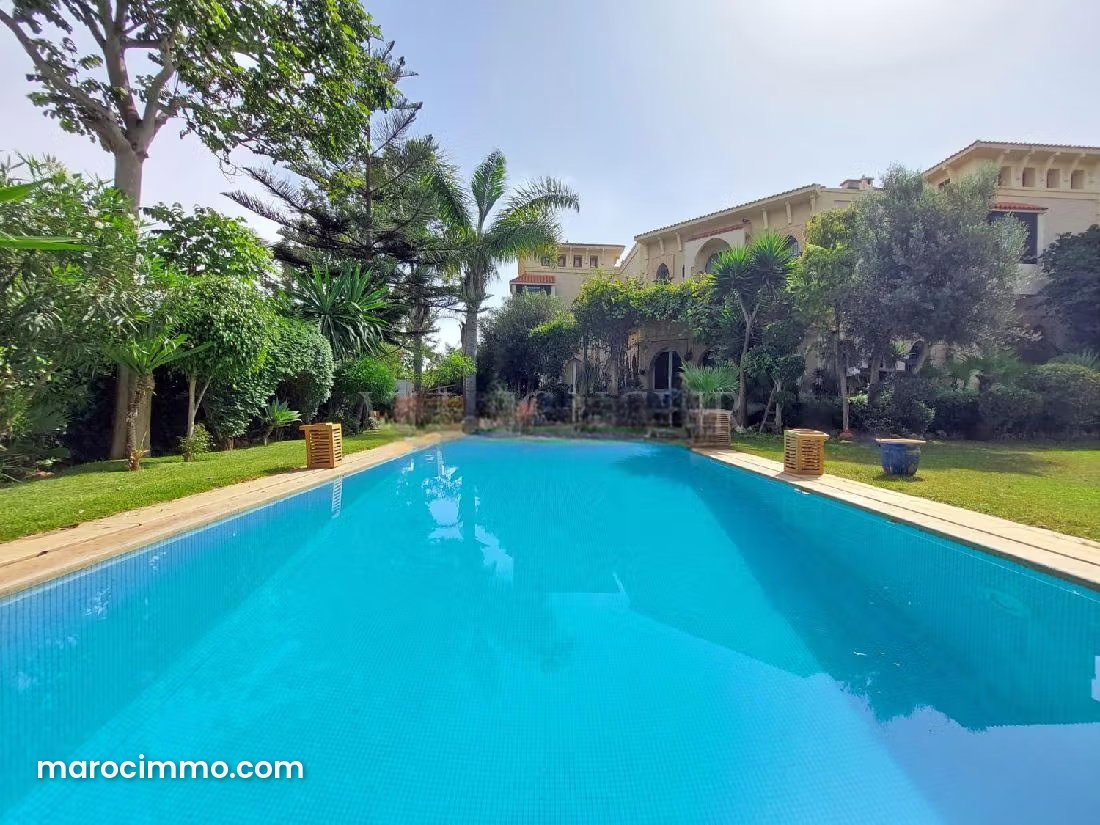 6-Bedroom Villa with Swimming Pool and Sea Views, Aïn Diab, Casablanca — Casablanca