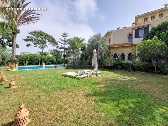 Superb villa type riad for rent 1200m2 sea view Ain Diab extension, Casablanca — 2