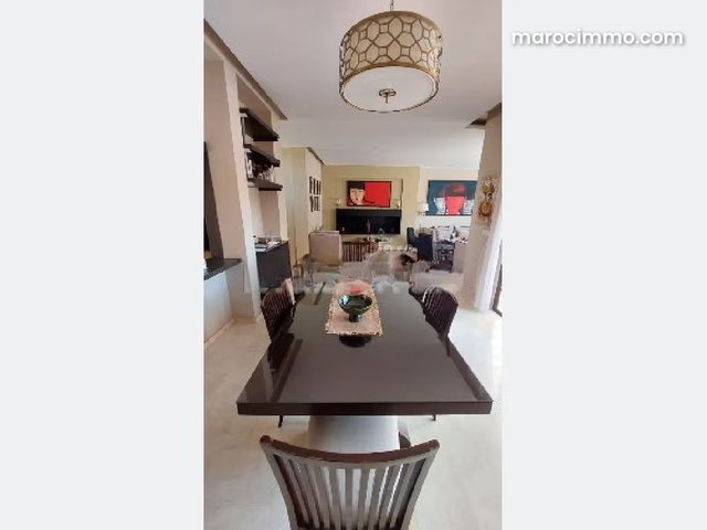 Très belle villa en location saisonnière à Agdal. Surface totale 400 m². Bien meublé — 5