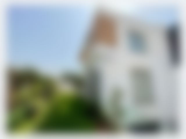 فيلا فاخرة بحديقة ومسبح في قلب كاليفورنيا بالدار البيضاء — الدار البيضاء
