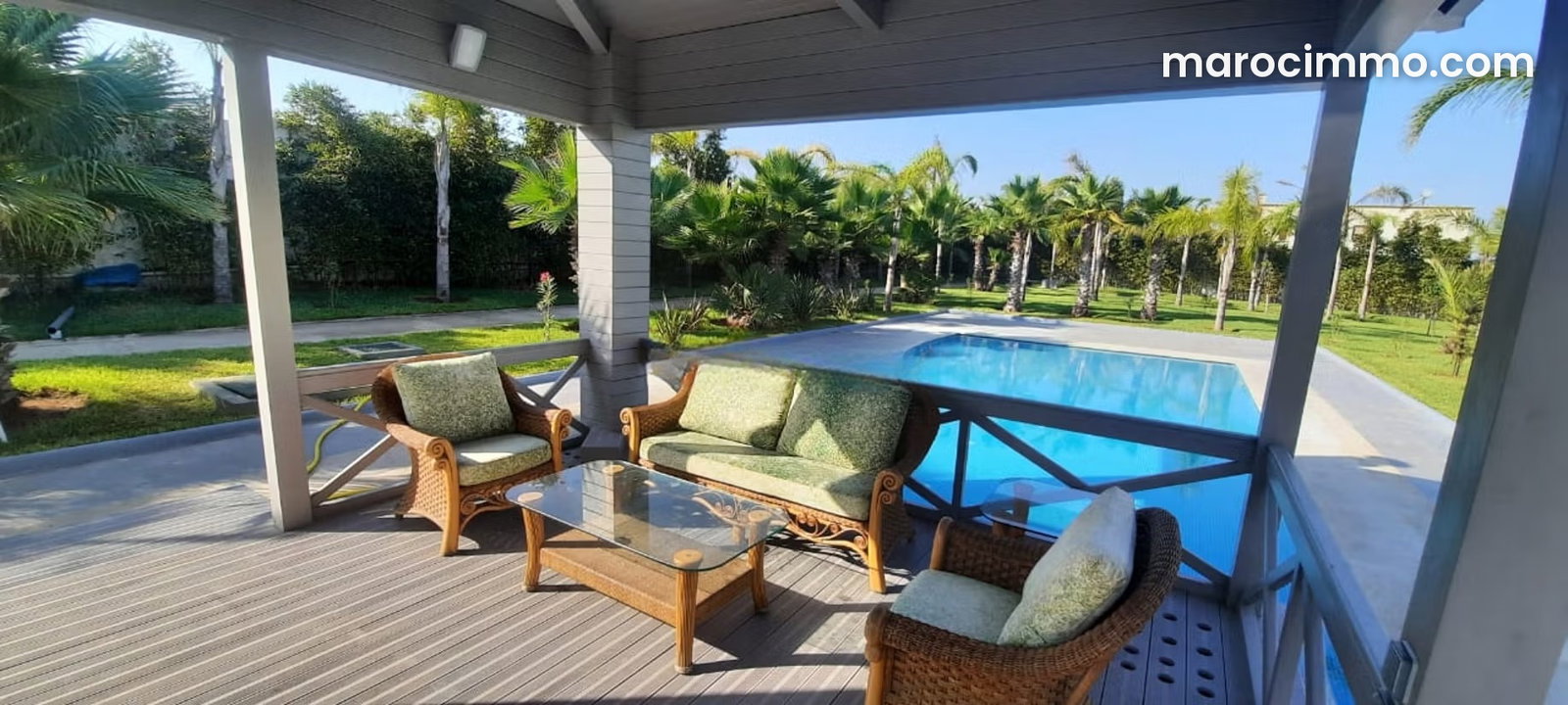 Prestigious villa with swimming pool and landscaped grounds, central Bouskoura — Bouskoura