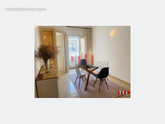 Jolie meuble en plein coeur de racine — 3